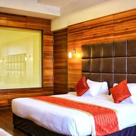 City Park Resort Bahādurgarh エクステリア 写真