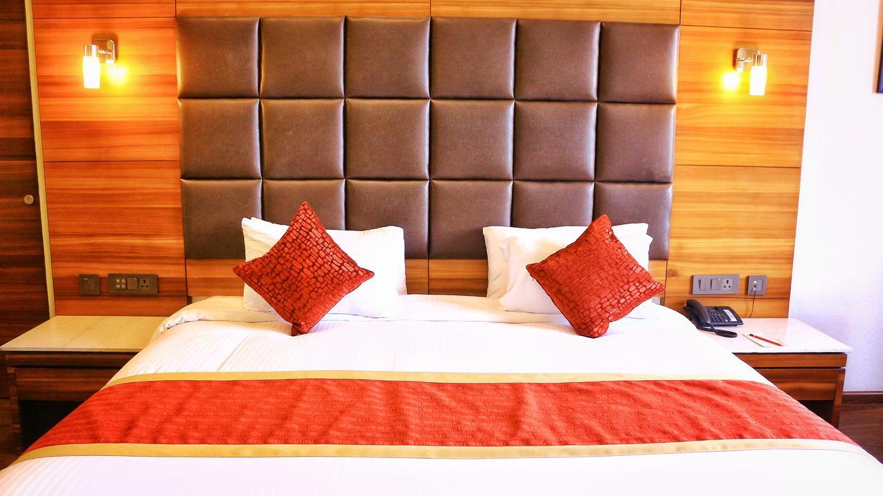 City Park Resort Bahādurgarh エクステリア 写真