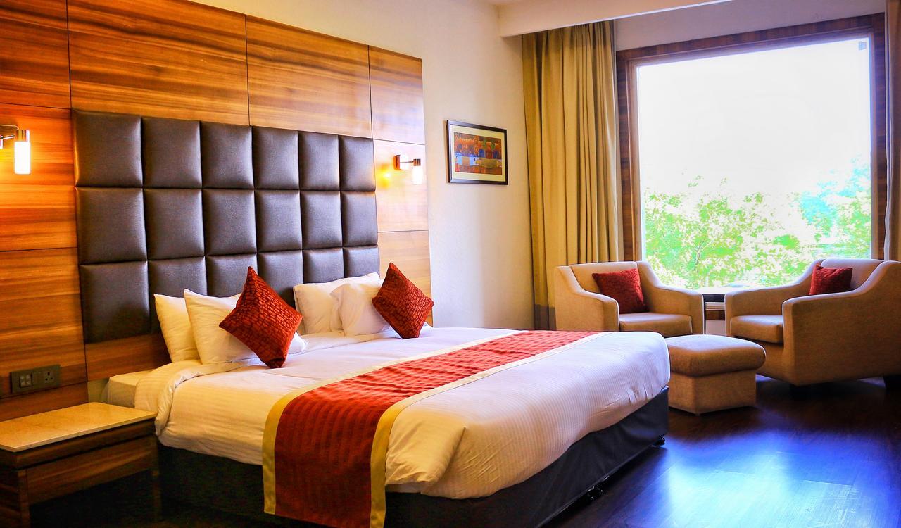 City Park Resort Bahādurgarh エクステリア 写真