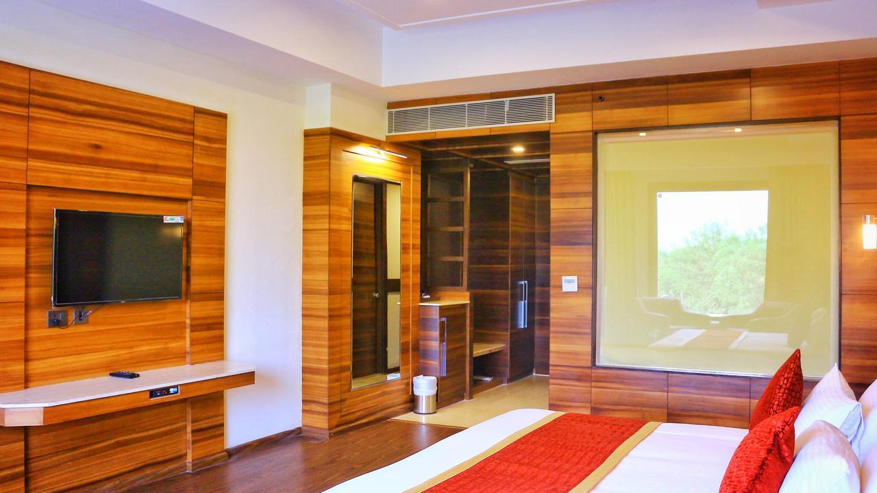 City Park Resort Bahādurgarh エクステリア 写真