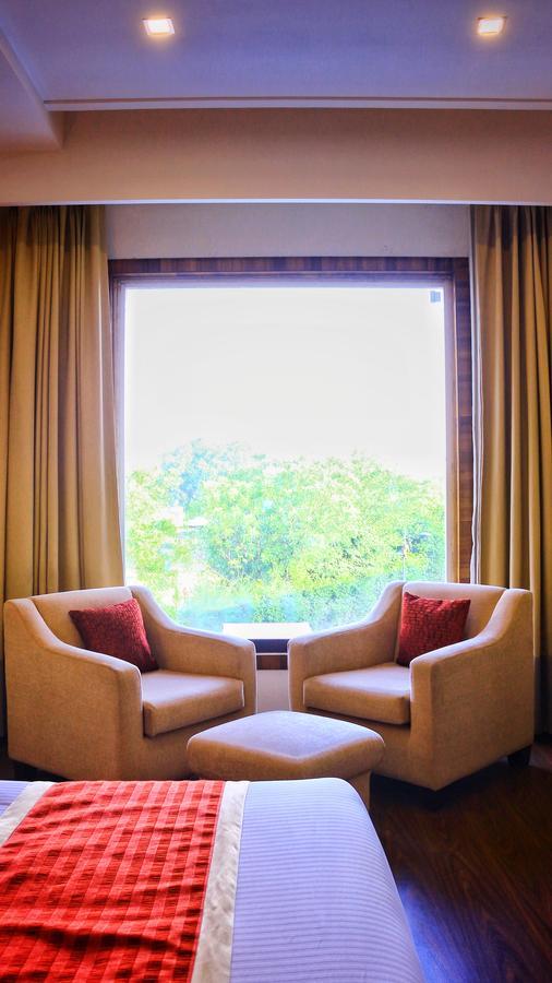 City Park Resort Bahādurgarh エクステリア 写真