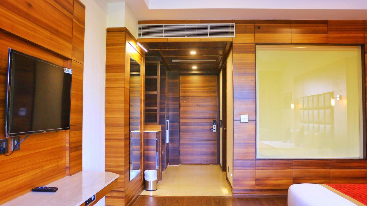 City Park Resort Bahādurgarh エクステリア 写真